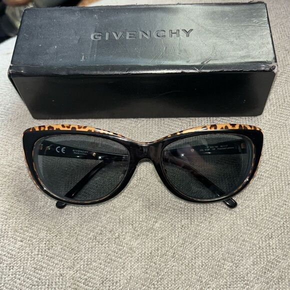Givenchy SGV 766 56 17 COL. 9X5P Cat Eye Authentic Animal Print in Original Box! - Picture 1 of 6